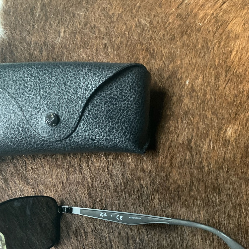 Ray-Ban Sunglasses - Picture 3 of 5